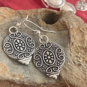 5/$10❤️❤️❤️NEW Handmade Silver Tone Zinc Alloy Dangle Earrings